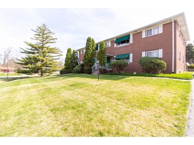 Building Photo - 4849 N Bolton Ave Unit 6 Rental