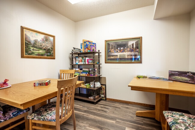 SUGAR CREEK APARTMENTS