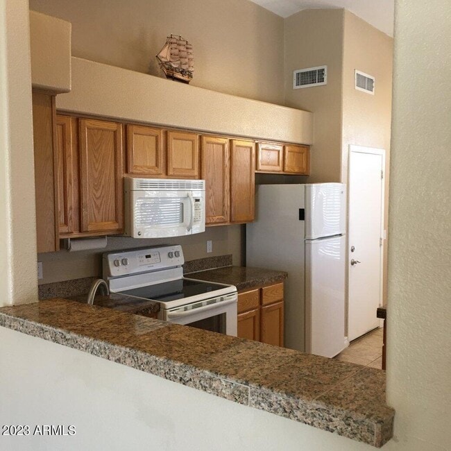 Photo - 623 W Greentree Dr