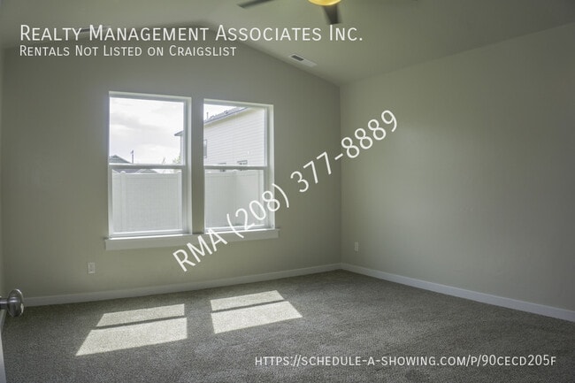 Photo - 5040 N Elmstone Ave