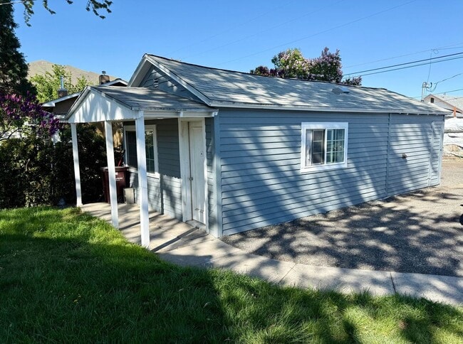 Photo - 1BR/1BA Studio in Downtown Clarkston!