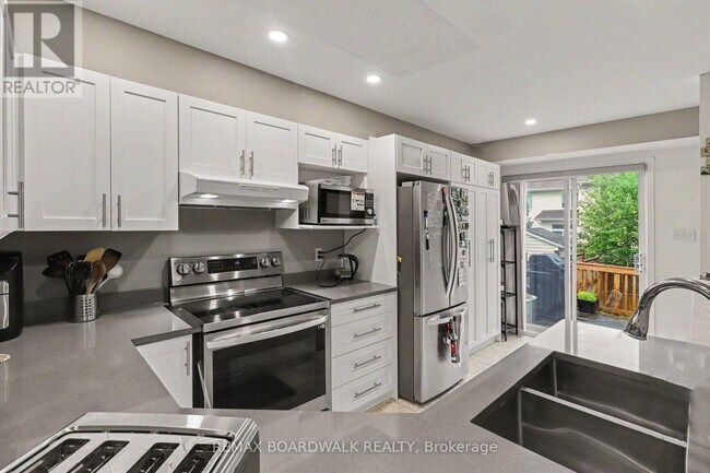 Photo - 509 Lawler Crescent