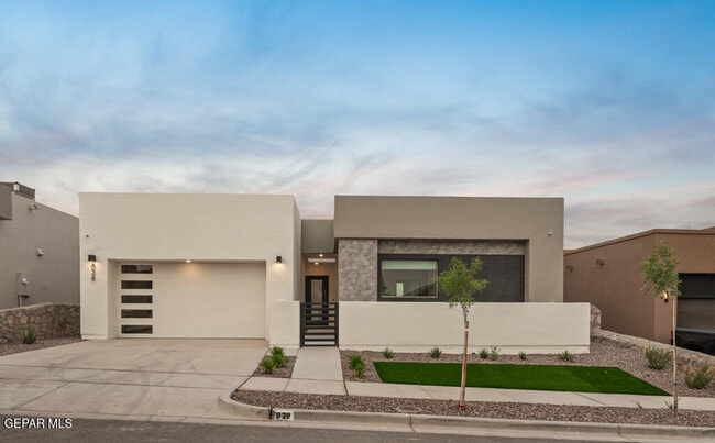 Photo - 828 Acton St