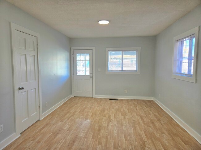 Photo - 324 Rosewood Ave