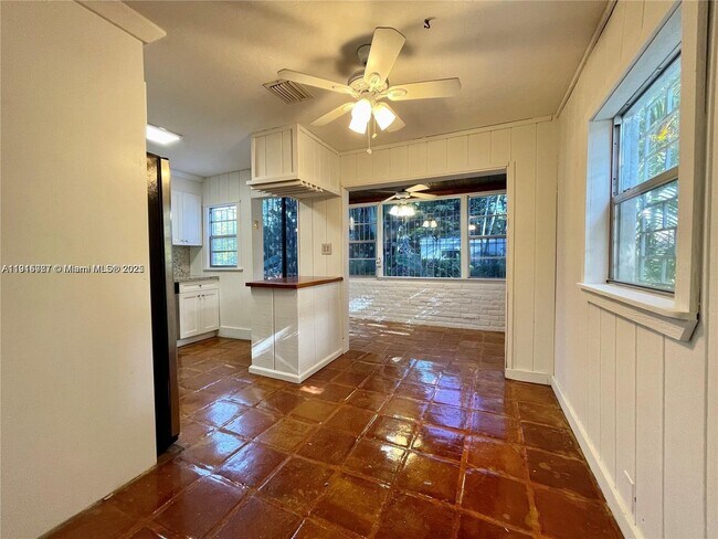 Photo - 5842 SW 60th St