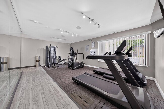State-of-the-art 24/7 Fitness Center at Drawbridge Apartments in Harrison Township, MI. - Drawbridge Apartments East