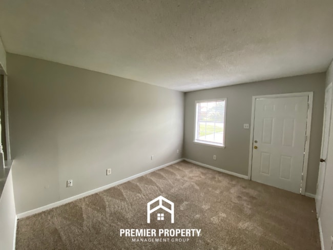 Photo - 30 Lydgate Ave