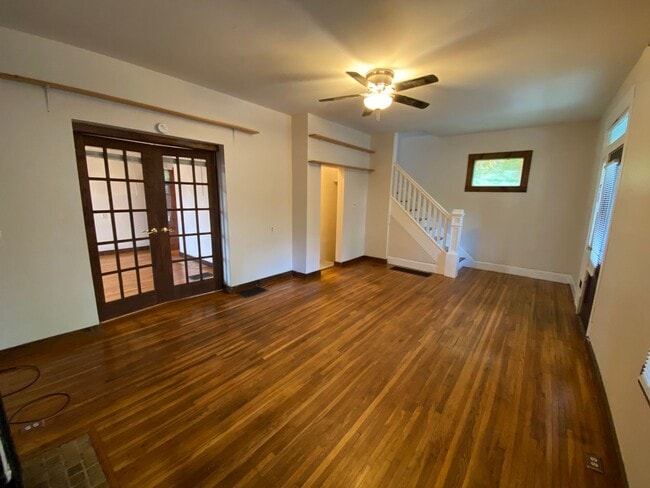 Photo - 2334 Indianola Ave Unit 2334