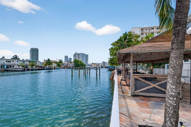 7207 Bay Dr Condo Unit 12 Condo - Image