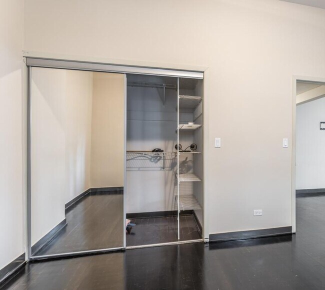 Photo - 1 bedroom in Chicago IL 60610 Unit 2F