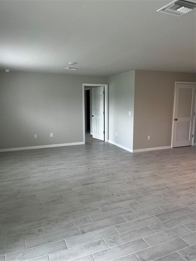 Photo - 4021 35th St SW