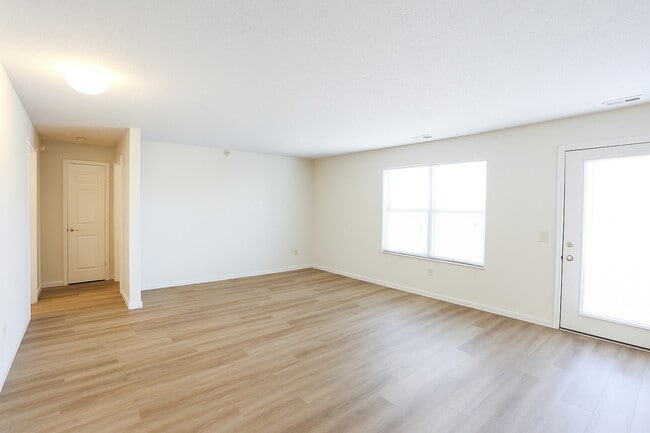 Photo - Cottonwood Creek Apartments