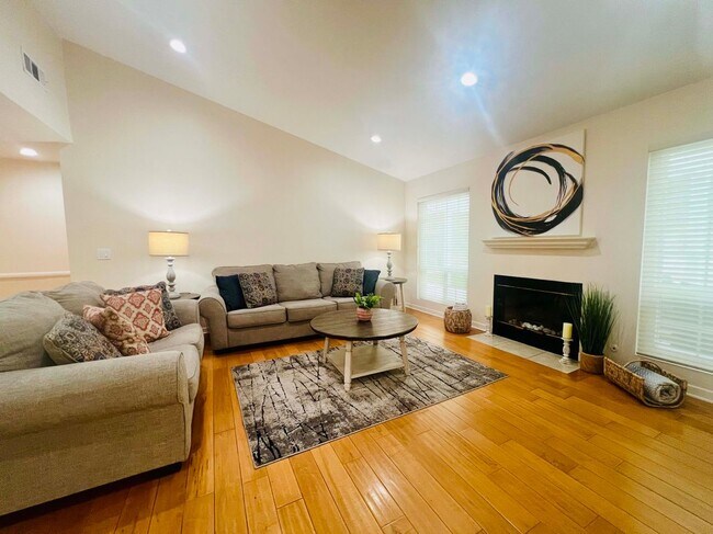 Photo - 5309 Lockhurst Dr