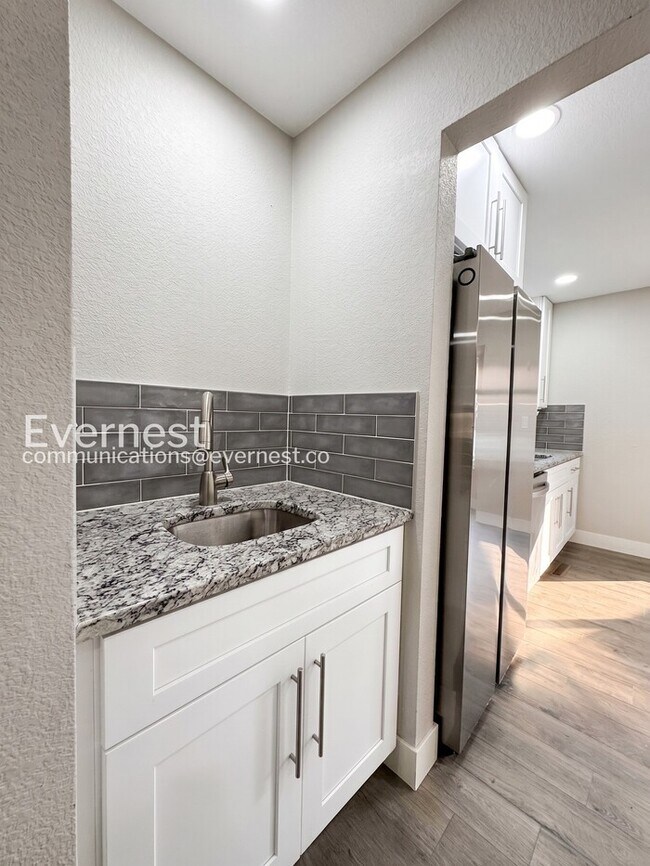 18354 E Crestline Cir