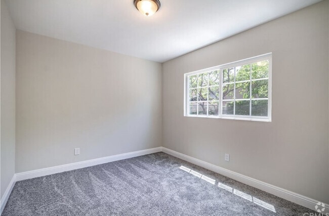 Building Photo - 425 Cedar Crest Ave Rental