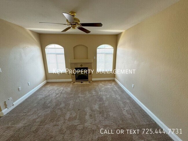 Photo - COZY 2 BEDROOM, 2 BATH CONDO W/ EASY FREEW... Unidad #251