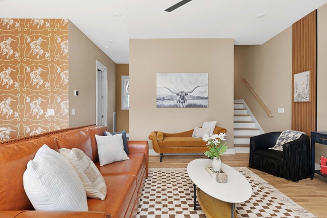 Building Photo - 550 Rosedale Ave Rental
