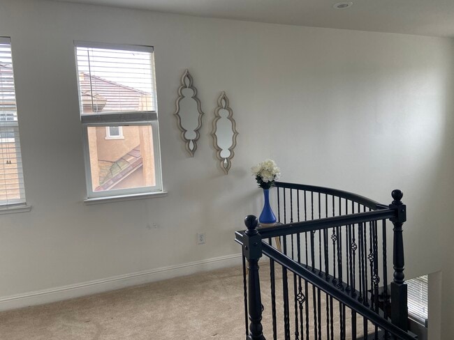 Rellano del segundo piso - 2070 Katnich Ln