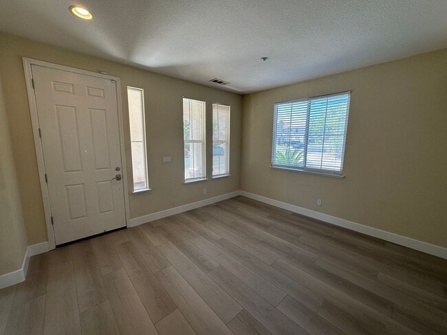 Photo - Brighton Station Beauty, 5 Bedroom. 3 Baths Brentwood Home