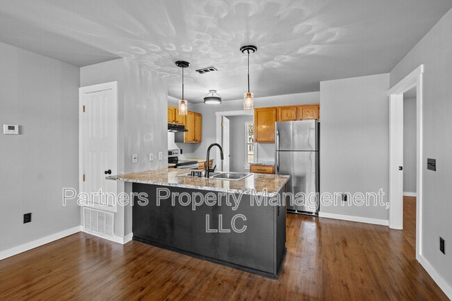 Photo - 825 N Leverett Ave