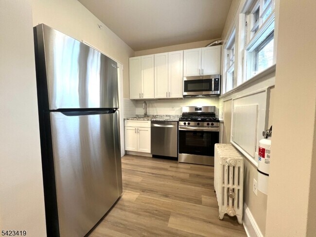 Photo - 185 Broad St Unit 1