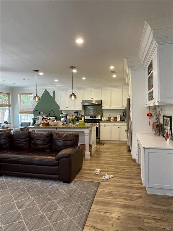 Photo - 31 Larkfield