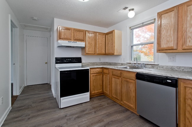 Photo - 18 Bates St Unidad Second Floor Rear