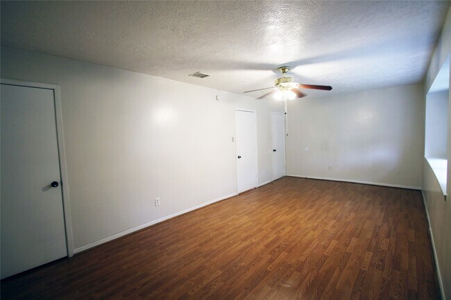 Photo - 4105 Vista Rd Unit 1