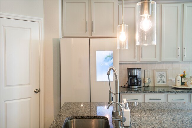 Photo - 835 Sarasota Shore Dr