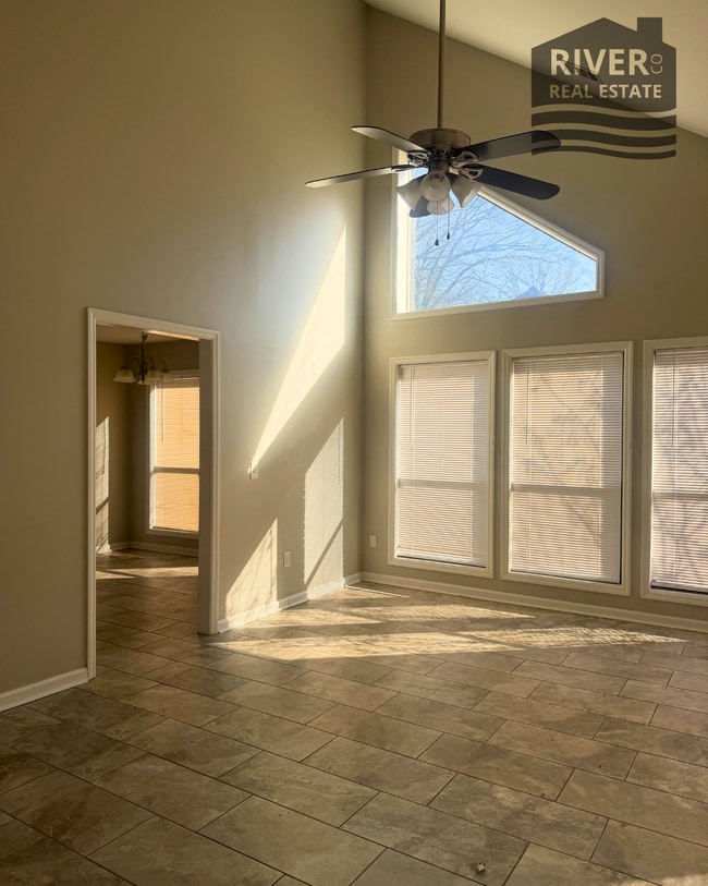 Photo - 111 Shelley Ln