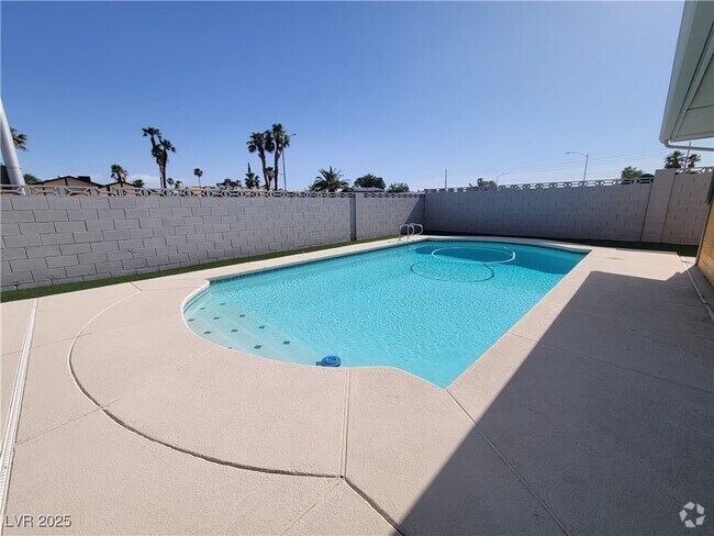 Building Photo - 5836 Corazon Dr Rental