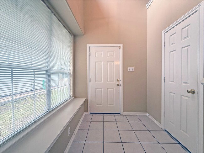 Photo - 63 Ledgestone Pl