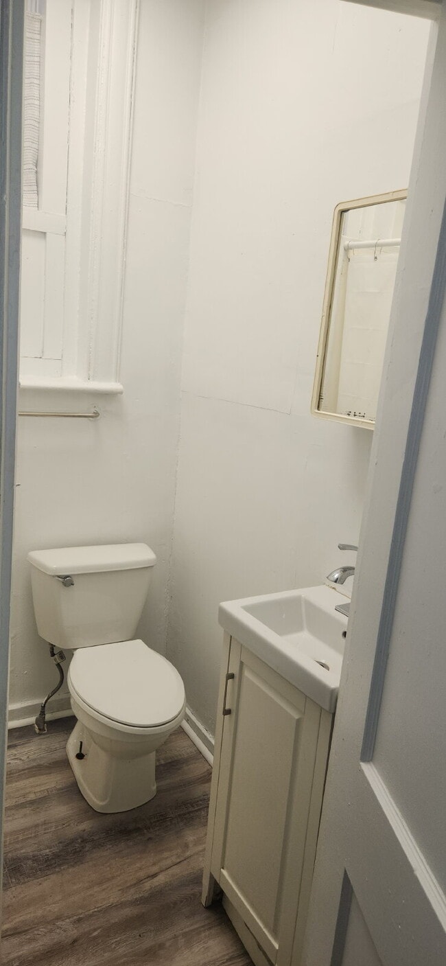 Photo - "Charming Studio Living: Cozy & Convenient in Downtown Duluth!" (accepts Section-8 tenants)