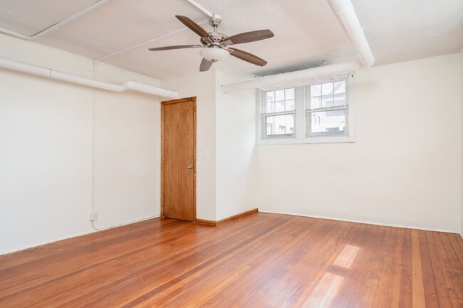 Photo - 2226 Garfield Ave S