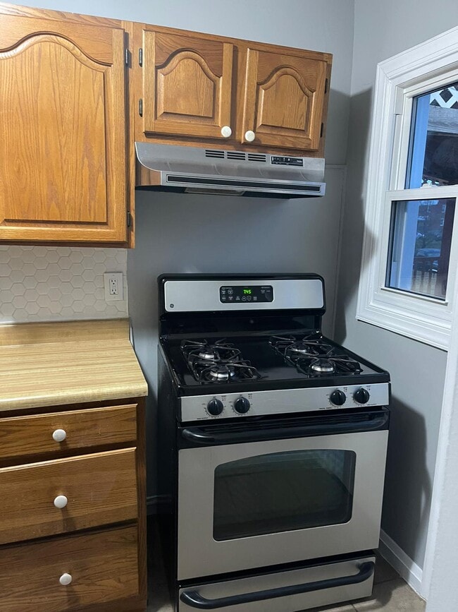 Photo - 2127 Harman Ave