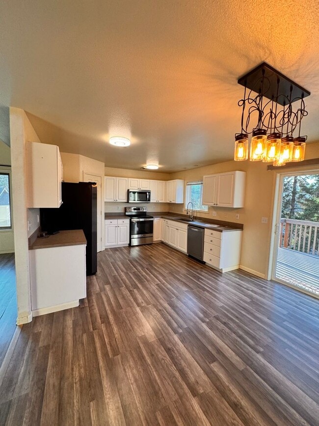 Photo - 106 Umpqua View Dr