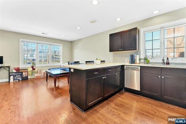 Photo - 210 Hackensack St