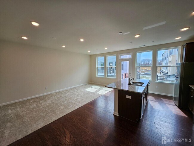 Photo - 605 Parker Blvd