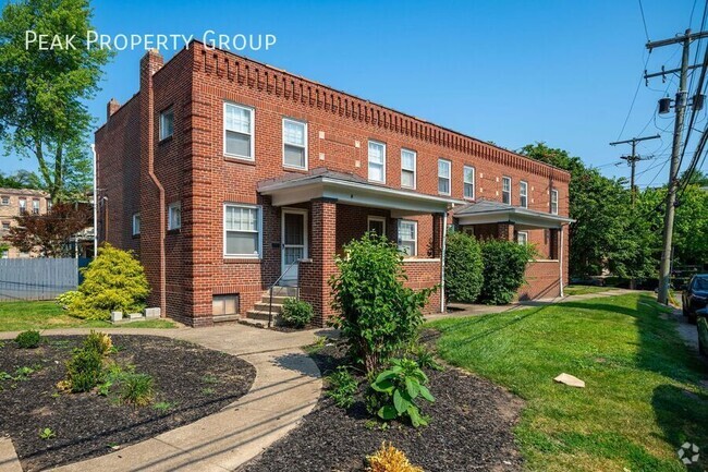 Building Photo - Available Now! Newly Renovated 2 Bedroom T... Unit 1 Rental