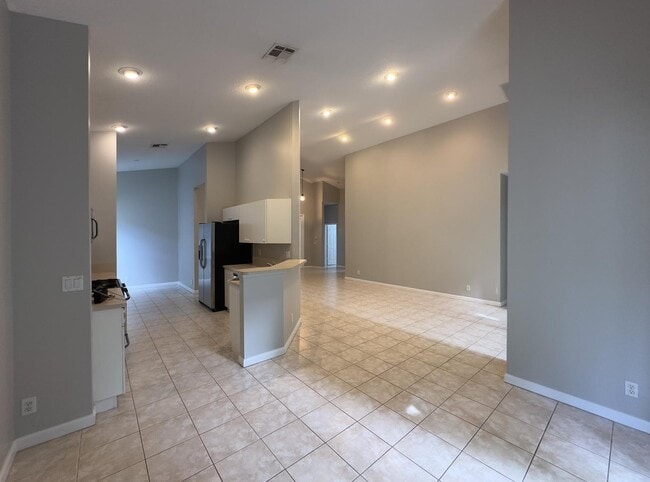 Building Photo - ST LUCIE WEST