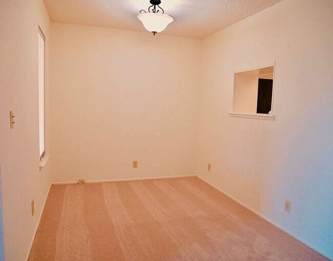 Photo - Golden Oaks 2 bedroom condo. Sweeping bay views. Rarely available..