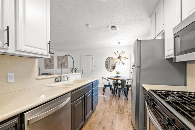 Photo - 1908 Denfield Dr