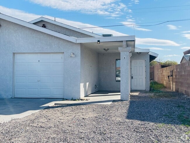 Building Photo - 2BD/1.5BA Duplex with 1 Car Garage in Bull... Unit *PM-25B Rental