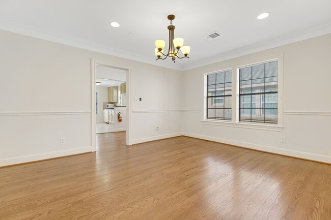 Photo - 2306 Blodgett St