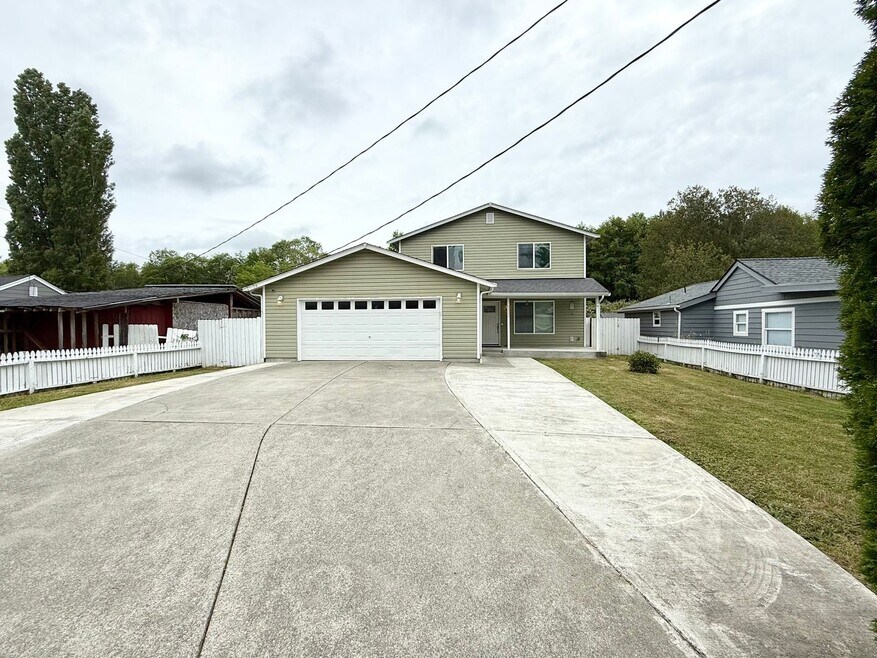 1532 NE Echo Dr
