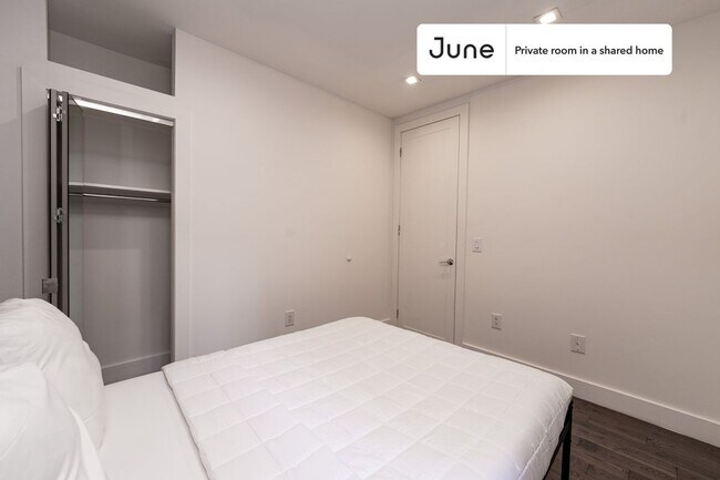 Room in Shared 4 bed/2 bath home in West Harlem