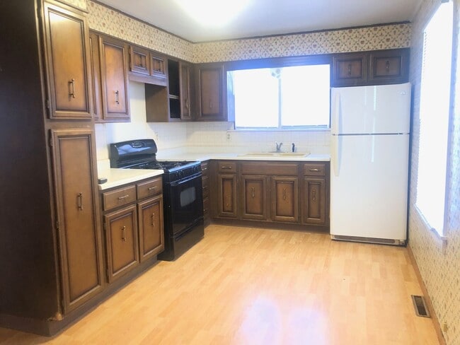 Photo - Neat 3 BR house in south Bloomington. Hard...