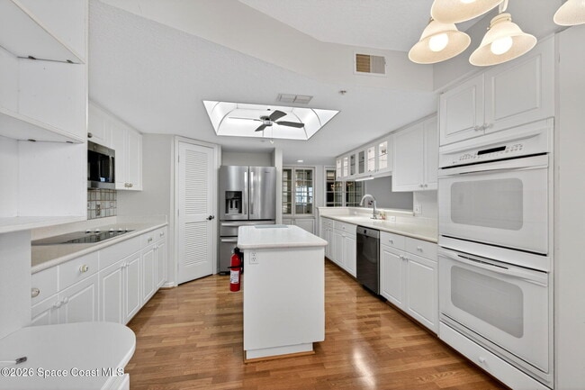 Photo - 102 Riverside Dr