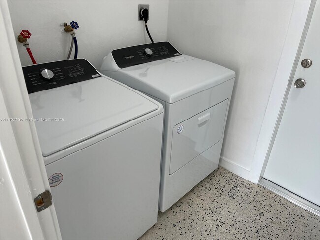 Photo - 2250 SW 69th Ave