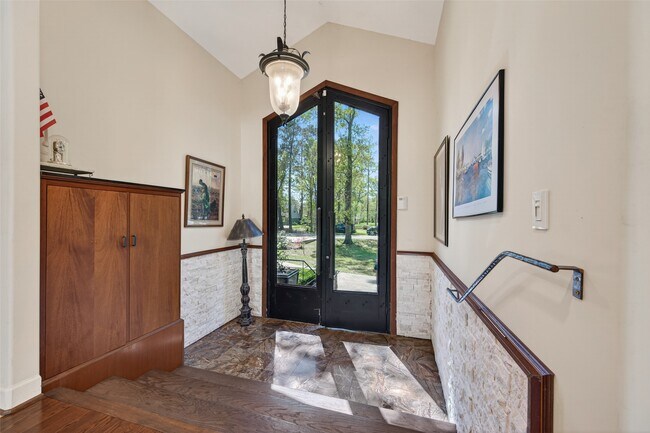 Photo - 16914 Creeksouth Rd